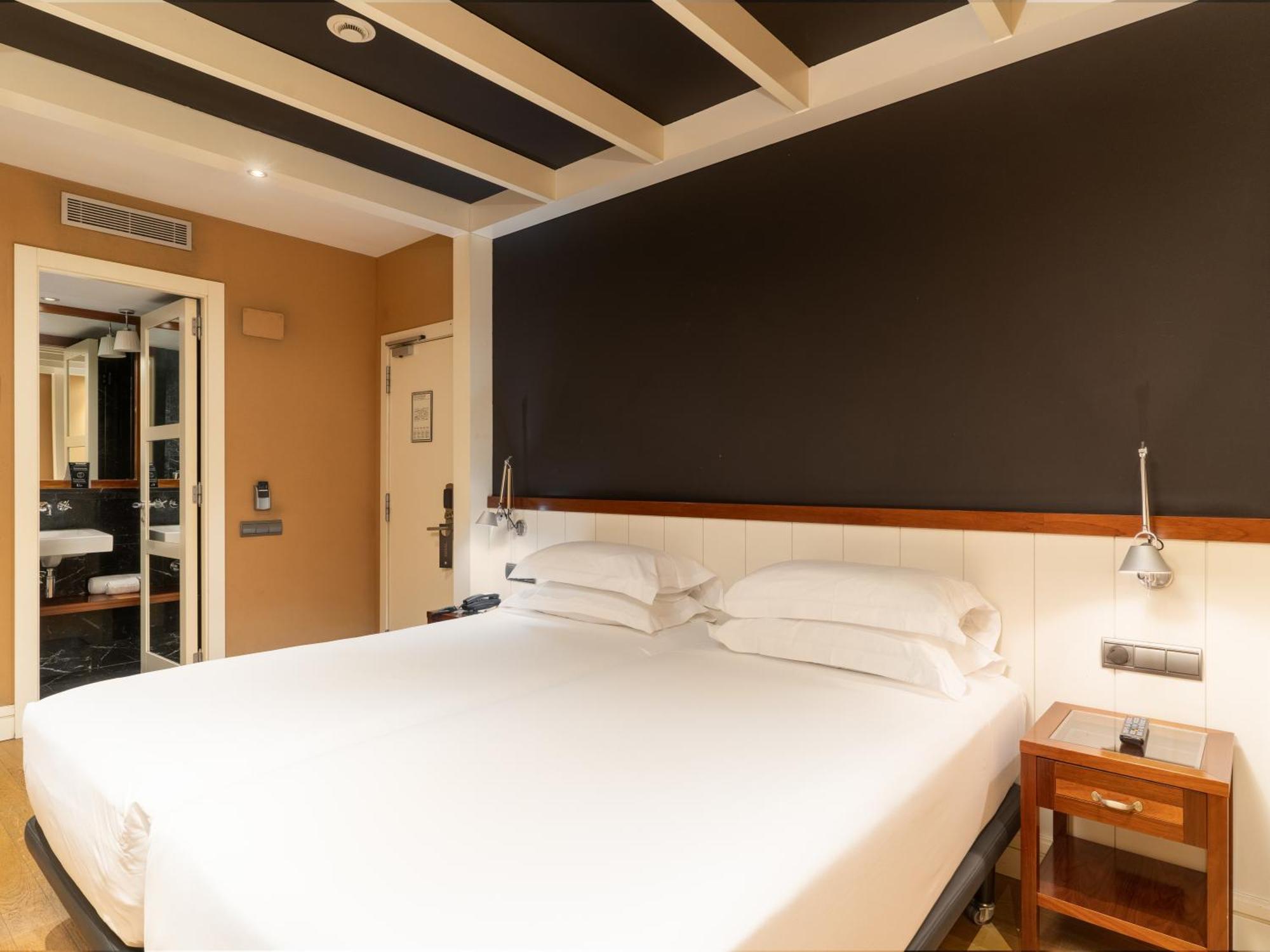 Hotel U232